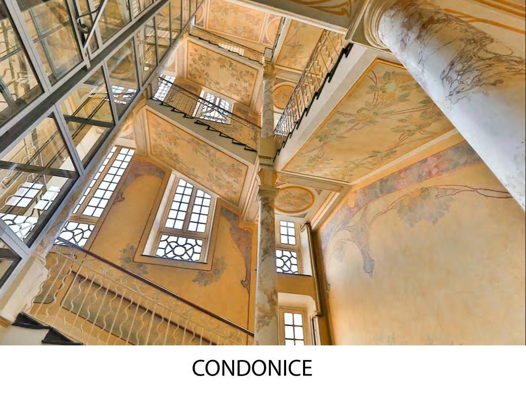 Condonice Buitenkant foto