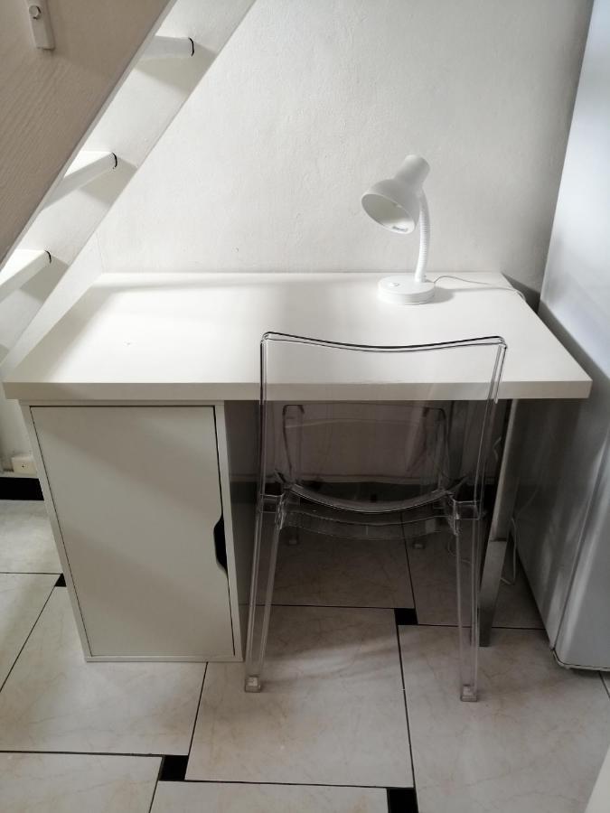 Condonice Buitenkant foto